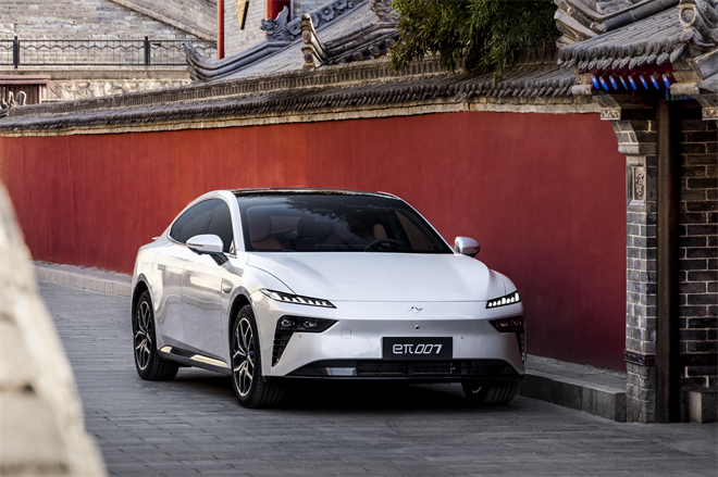 15萬(wàn)級(jí)新能源轎車(chē)終極對(duì)決，東風(fēng)奕派eπ0